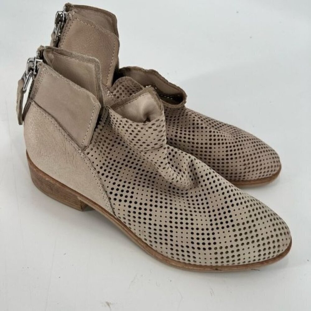Dolce Vita laser cut boots booties shoes 8.5